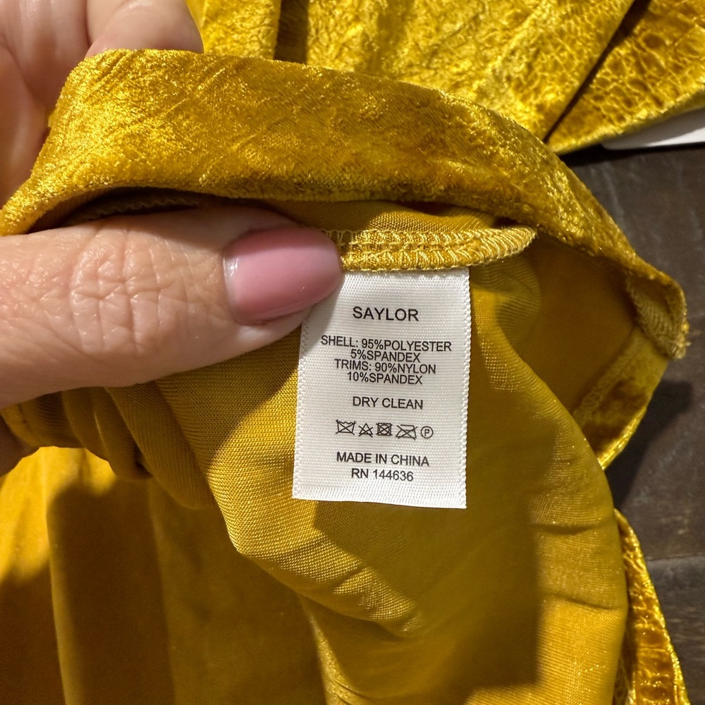 NWT Saylor Yellow Gold Velvety Reptile Texture Dress XS Summer Club Party Date - Picture 16 of 16